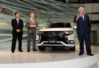  Boris Johnson unveils facelifted Mitsubishi Outlander PHEV 2015