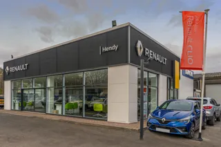 Hendy Group's new Renault/Dacia showroom in Salisbury