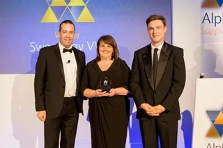 Swansway group fleet sales director, Sarah Eccles, receives the Alphabet dealer of the year award