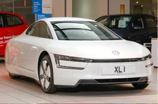 Front three-quarter view of the Volkswagen XL1 in 2015