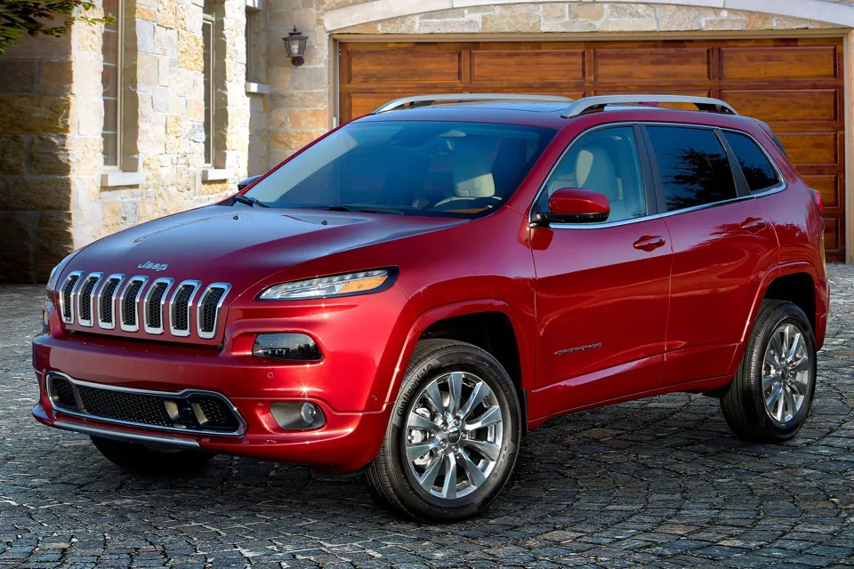 Customers can get  up to £2,500 off a Renegade and £5,000 on the Cherokee and the Grand Cherokee