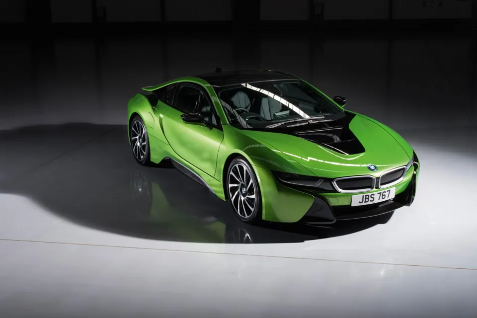 BMW's i8 in optional Java Green