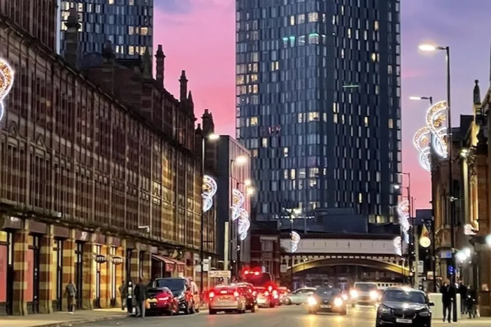 St Ann’s Square, home to jewellers, high-end fashion stores, and al fresco dining.