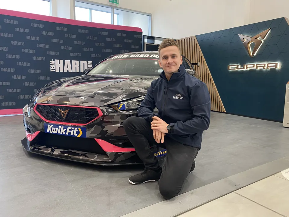 Hendy Group sponsors Team HARD Cupra Leon BTCC racer Árón Taylor-Smith