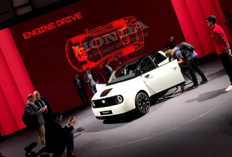 Honda e Prototype unveiled at the Geneva Motor Show 2019