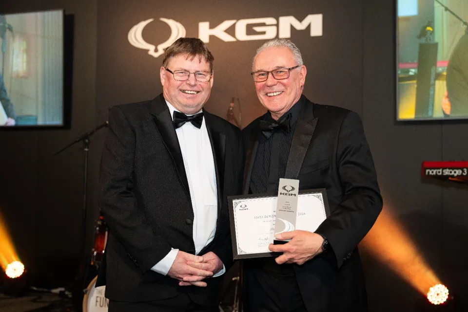 Kenny Cruikshank (left) of Station Garage and Kevin Griffin (right) KGM UK managing director 