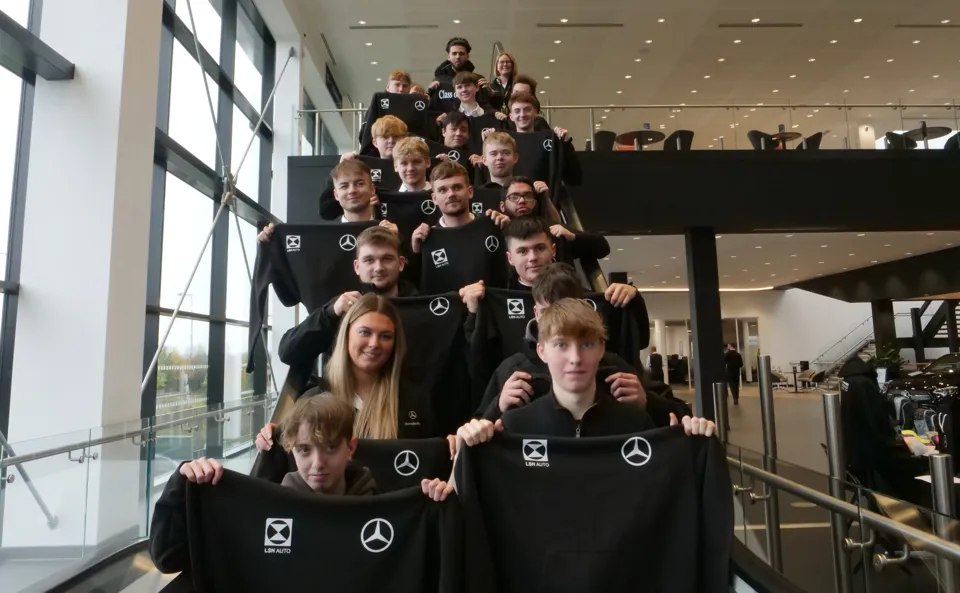 LSH Auto Mercedes-Benz apprentices