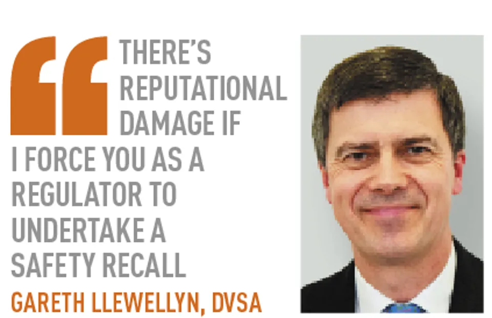 Gareth Llewellyn, dvsa