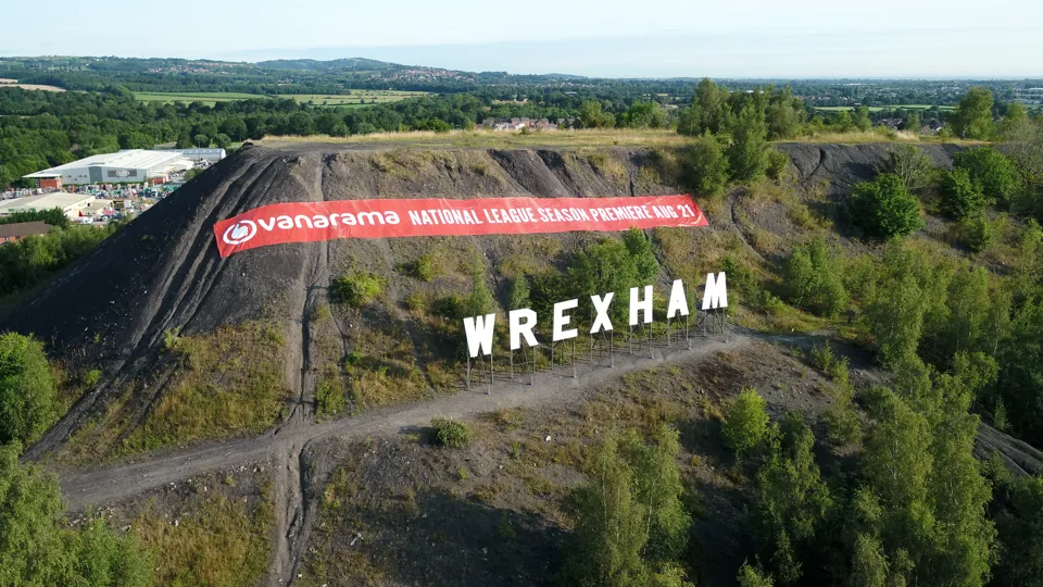 Vanarama Wrexham sign